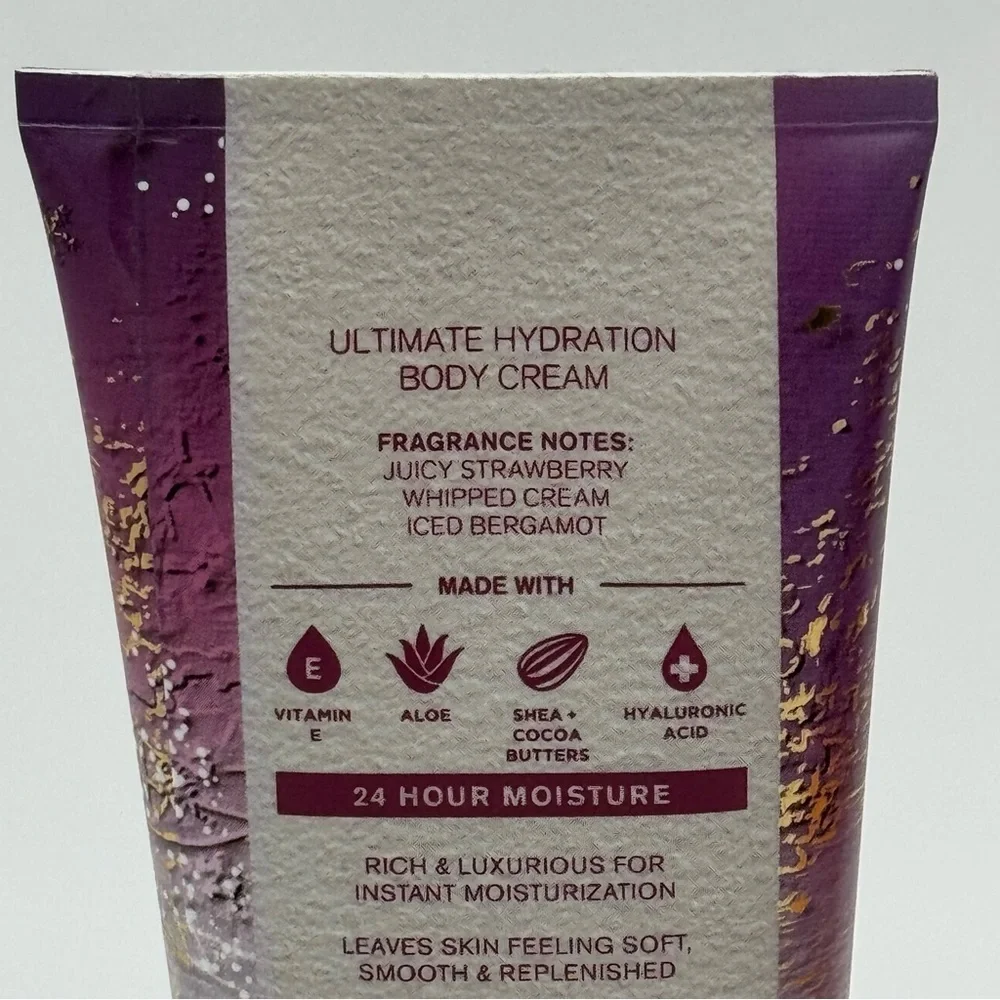 Bath & Body Works Strawberry Snowflakes Body Cream & Body Wash Gift Set NWT
